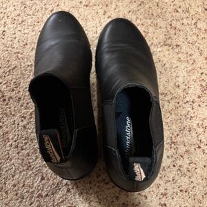 Blundstone ankle boots low heel